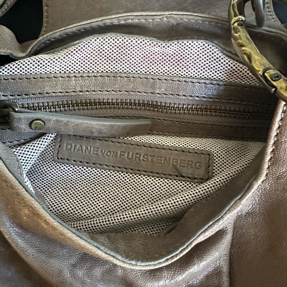 Vintage Diane Von FURSTENBERG DVF sequins, Feathers, Brass Bag - Picture 5 of 5